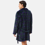 Топъл мъжки домашен халат от мек полар | Minerva | Цвят: каре от черно, тъмно синьо и зелено