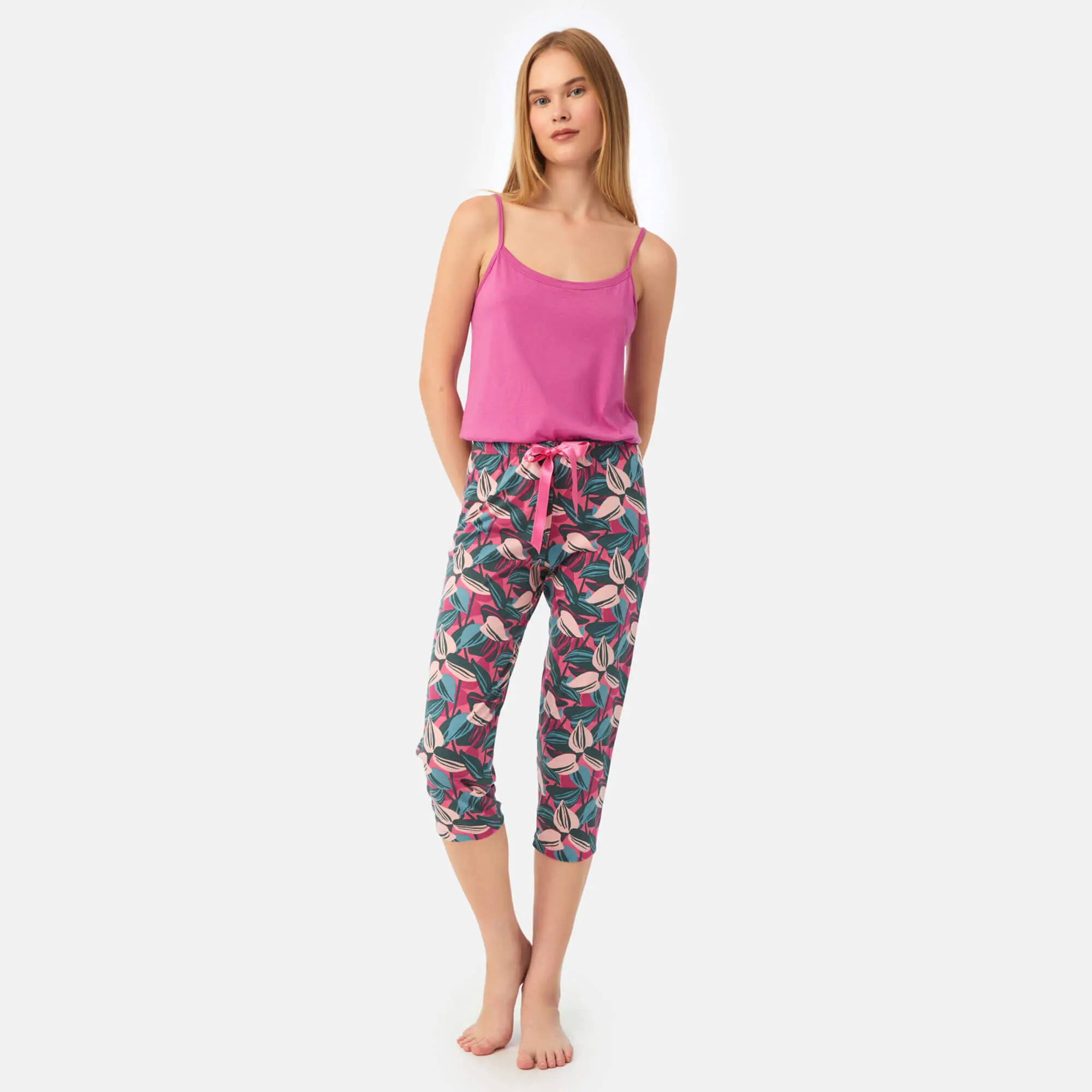 Дамско долнище на пижама 7/8 Capri pants floral | Minerva