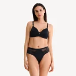 Изкусителни черни бразилиани Lisca Essentials Ruby с прозрачни дантелени панели